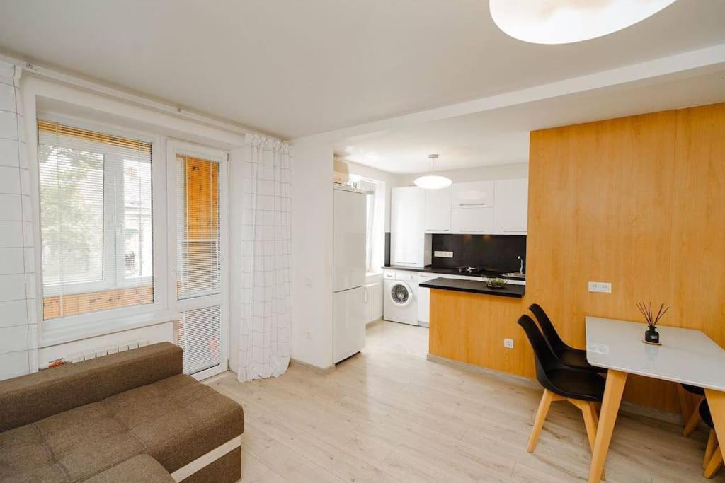 Very Stylish Apartament In Middle Of City. Chisináu Exterior foto