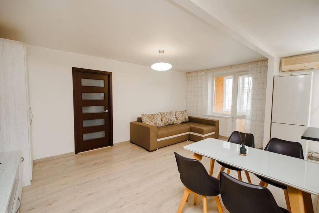 Very Stylish Apartament In Middle Of City. Chisináu Exterior foto