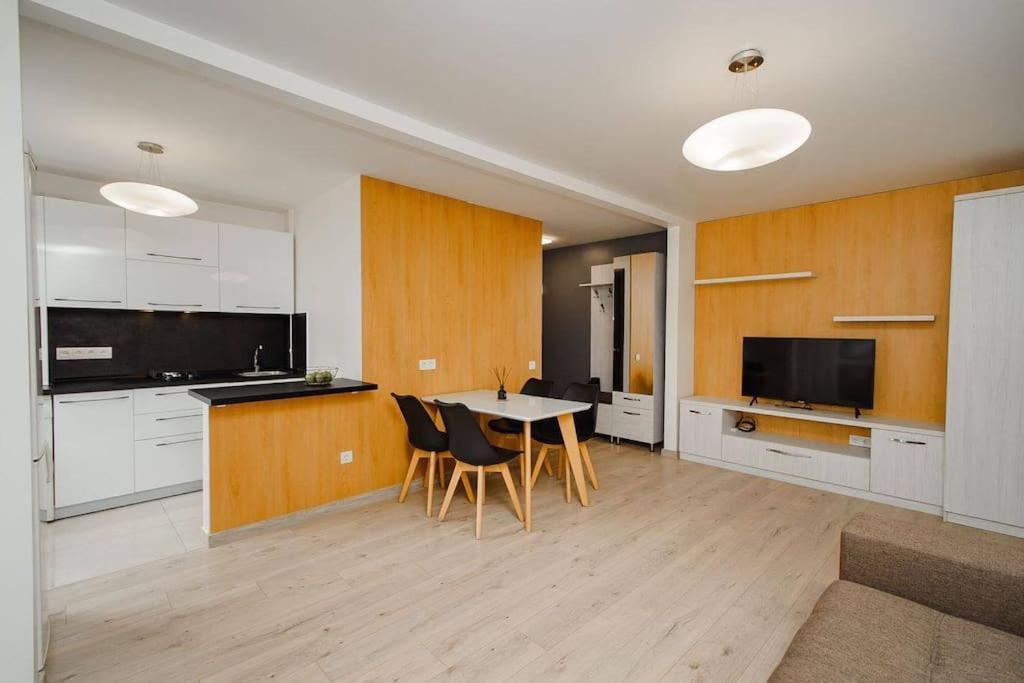 Very Stylish Apartament In Middle Of City. Chisináu Exterior foto