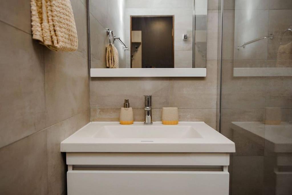Very Stylish Apartament In Middle Of City. Chisináu Exterior foto